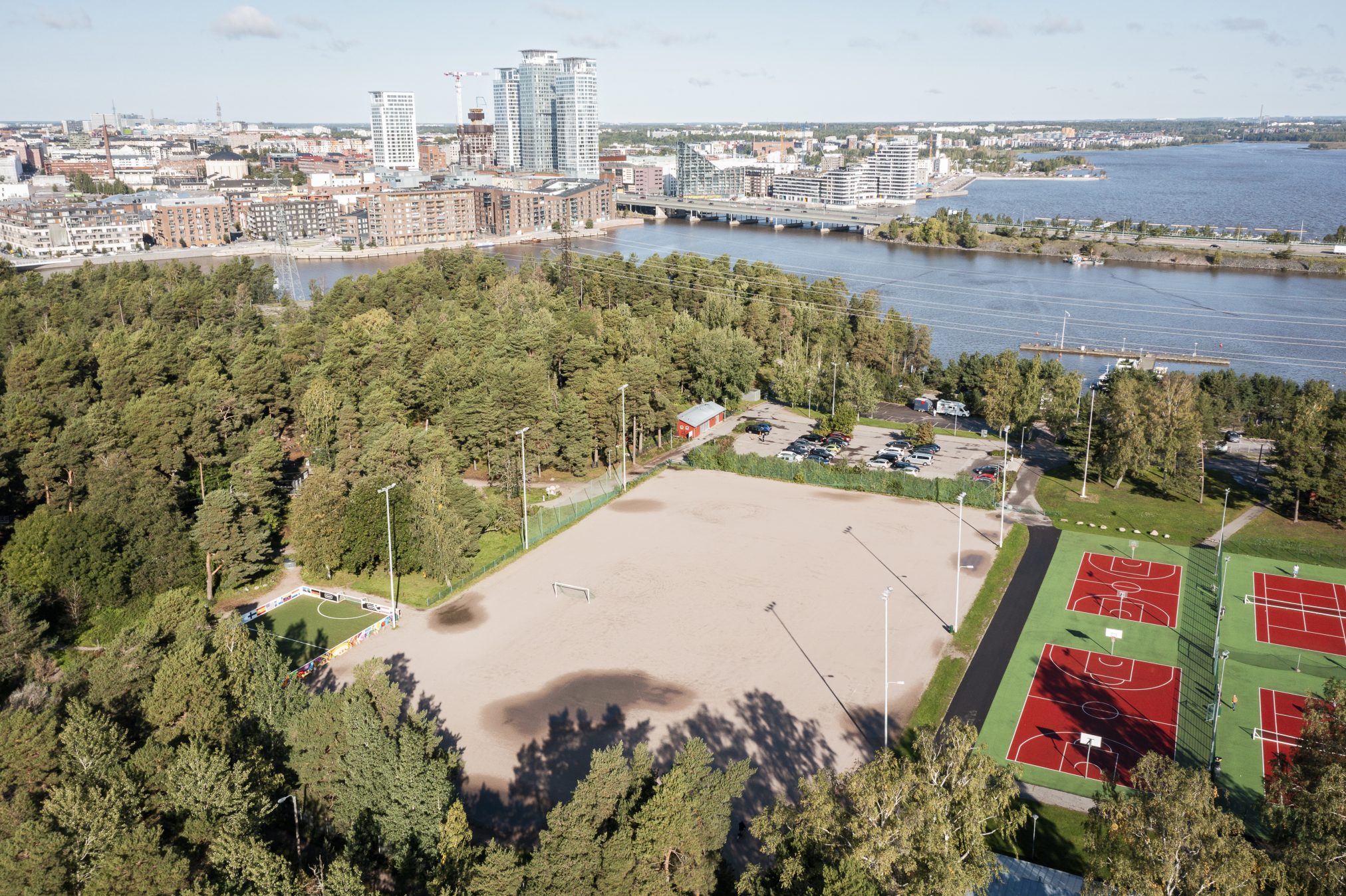 Mustikkamaan liikuntapuisto kuvattuna yläilmoista.
