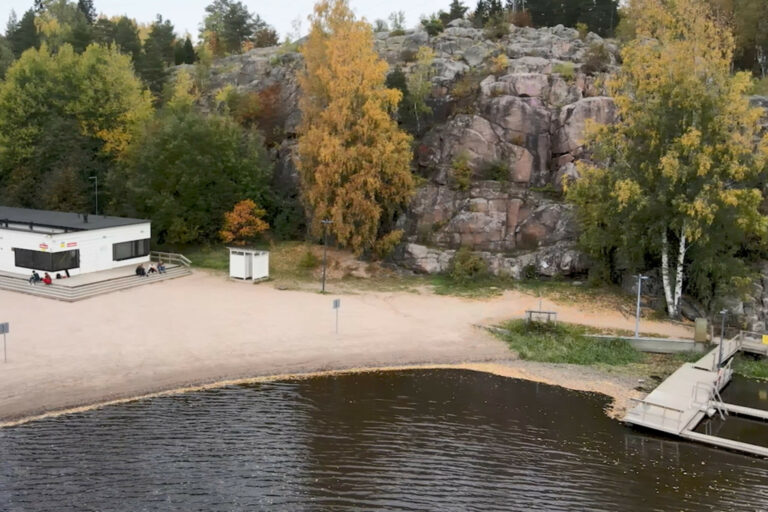 Pikkukosken uimaranta.